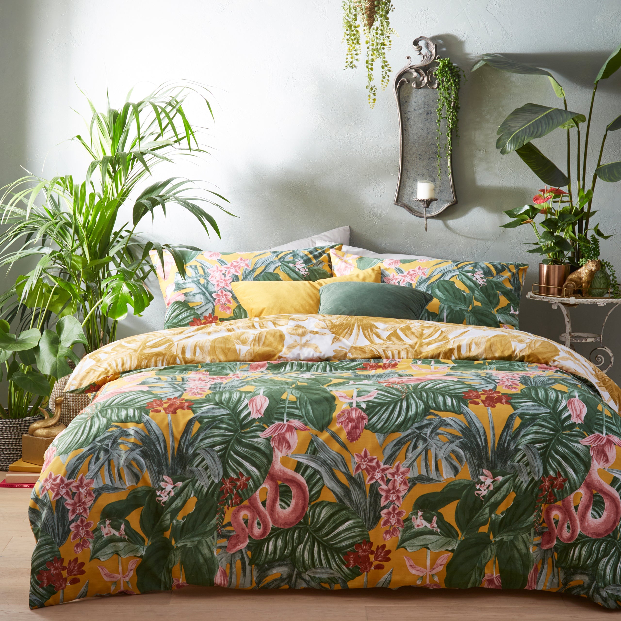 Medinilla Tropical Duvet Cover Set