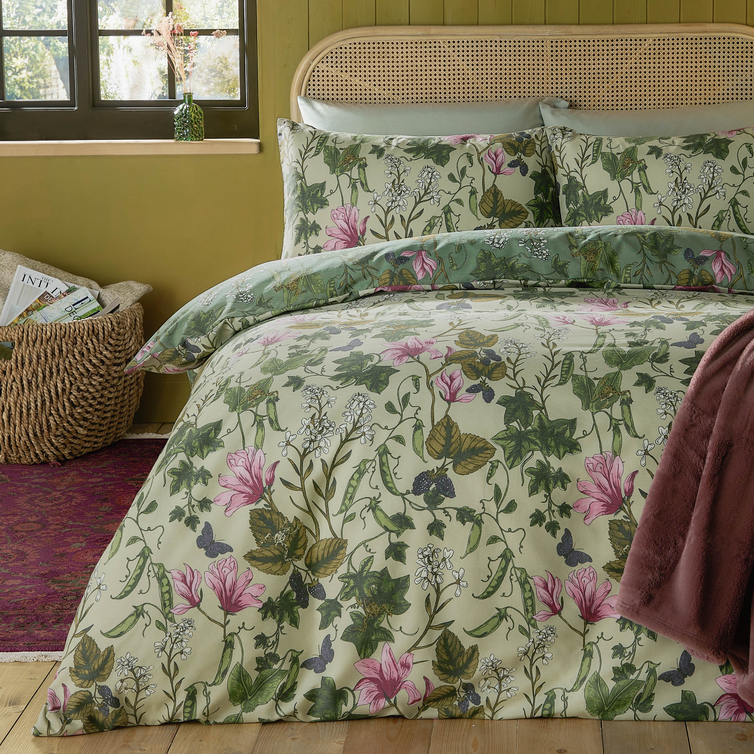Mystic Berry Floral Reversible Duvet Cover Set