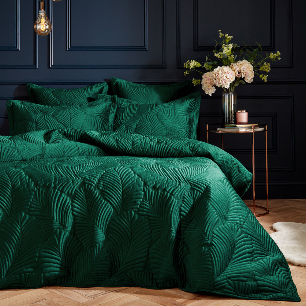 Palmeria Quilted Velvet Duvet Cover Set
