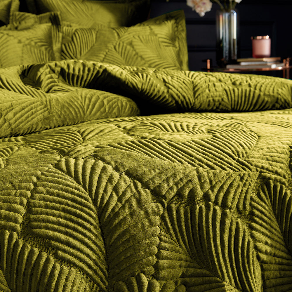 Palmeria Quilted Velvet Duvet Cover Set