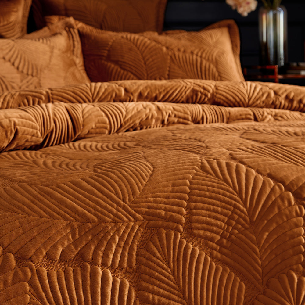 Palmeria Quilted Velvet Duvet Cover Set