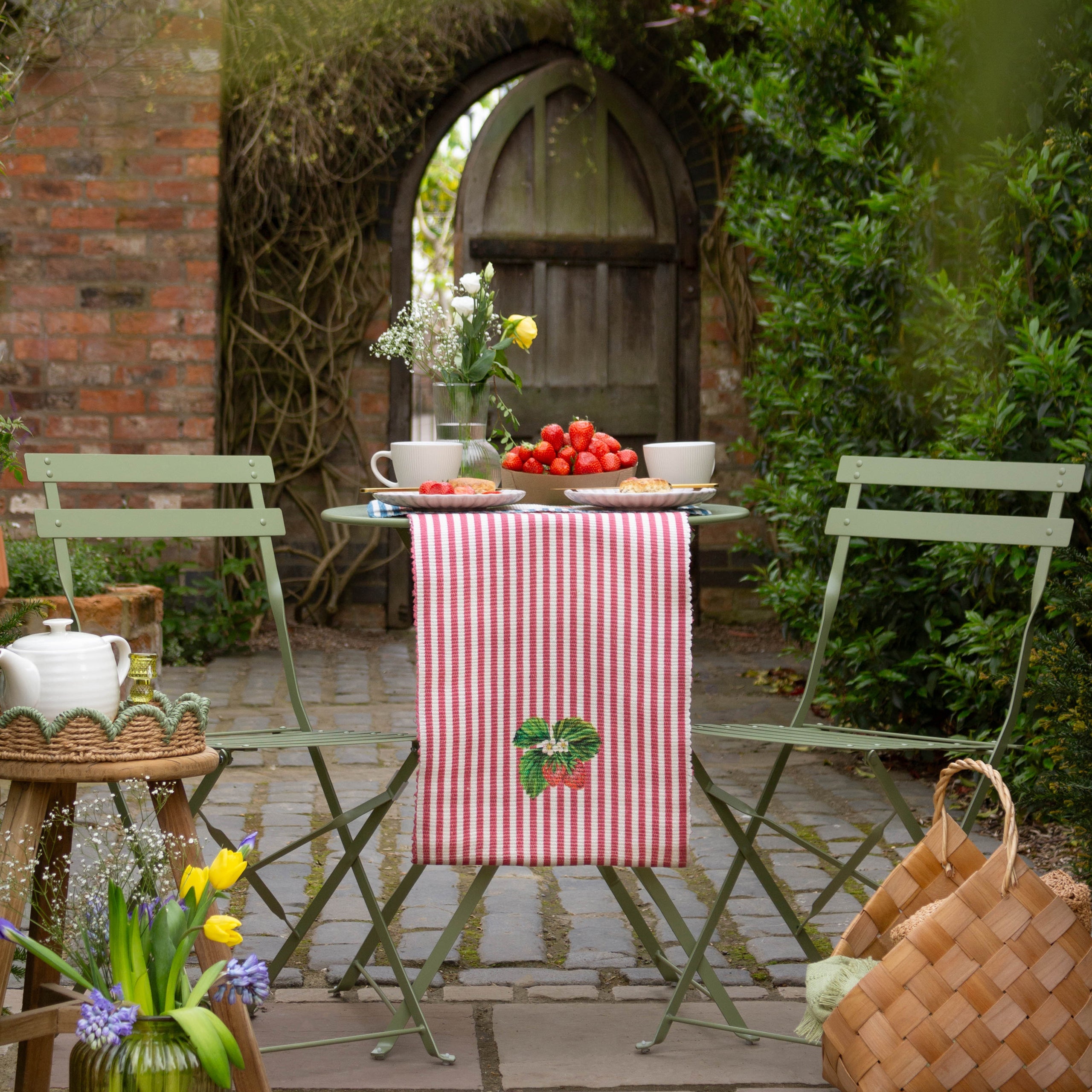 Strawberry Stripes Indoor/Outdoor Table Runner