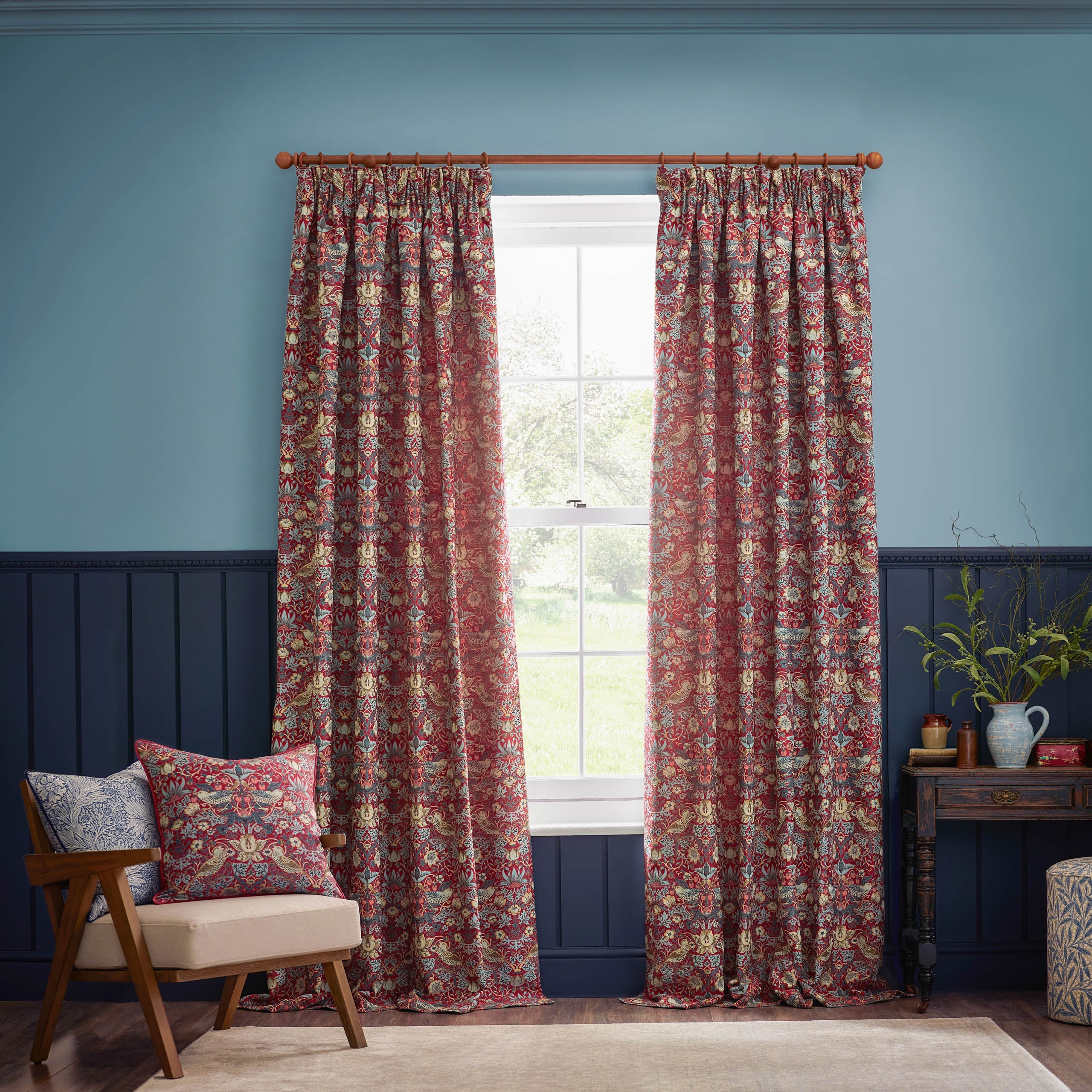 Straw Thief Piped Jacquard Cushion