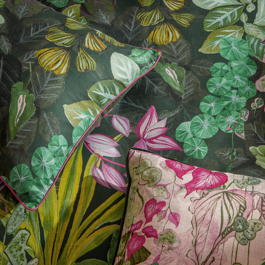 Veadeiros Exotic Floral Pillowcase Pair